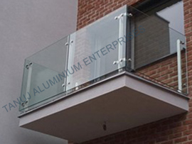 railing-with-glass-panels 